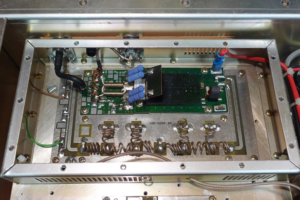 Původní modul zesilovače s tranzistorem BLF278, výstupní filtr